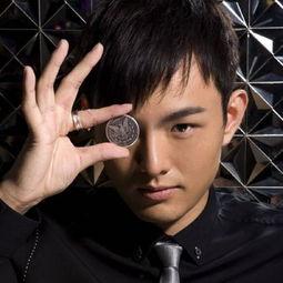 邓男子新女友爆料视频,女友爆料视频揭露甜蜜细节  第1张